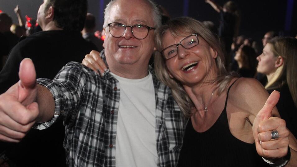 Eindrücke vom Konzertabend der AC/DC-Coverband Barock in er Landshuter Sparkassen-Arena. Eindrücke vom Konzertabend der AC/DC-Coverband Barock in er Landshuter Sparkassen-Arena.