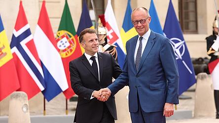 Der französische Präsident Emmanuel Macron (l.) empfing den deutschen Bundeskanzler Friedrich Merz auch schon vor wenigen Tagen in Paris. Der französische Präsident Emmanuel Macron (l.) empfing den deutschen Bundeskanzler Friedrich Merz auch schon vor wenigen Tagen in Paris.