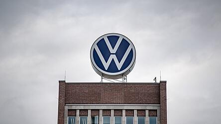 Autoaktien verlieren nach dem Bekanntwerden von Trumps Zollpl&auml;nen an der B&ouml;rse - besonders VW (Archivbild)