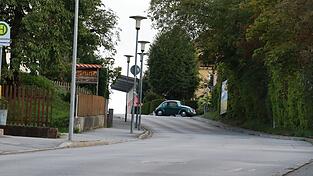 Eine neue Wohnanlage mit 24 Wohnungen und Tiefgarage soll an der Theresienstra&szlig;e (rechts im Bild) entstehen.