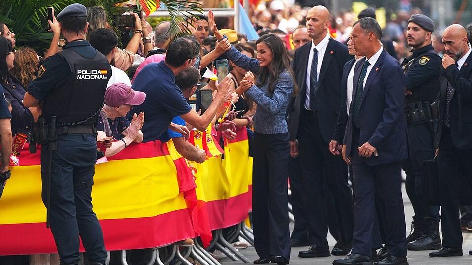 Mit dem Besuch setzen König Felipe und Königin Letizia ein politisches Signal. Mit dem Besuch setzen König Felipe und Königin Letizia ein politisches Signal.