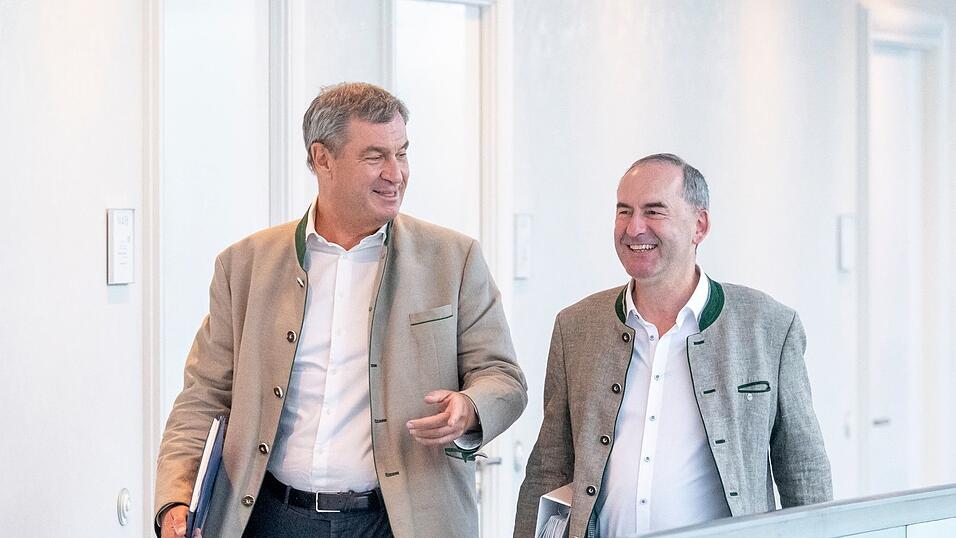 Markus Söder und Hubert Aiwanger stehen im neuen «Bayerntrend» ziemlich stabil da. (Archivbild) Markus Söder und Hubert Aiwanger stehen im neuen «Bayerntrend» ziemlich stabil da. (Archivbild)