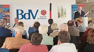 BdV-Vizepräsident Christian Knauer beim 'Tag der Heimat' in der Ostdeutschen Galerie. BdV-Vizepräsident Christian Knauer beim 'Tag der Heimat' in der Ostdeutschen Galerie.