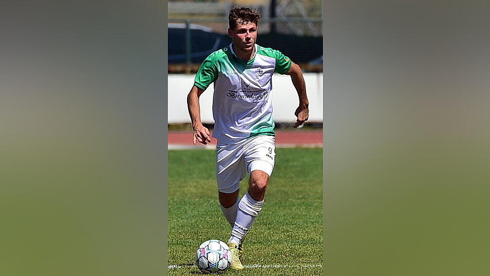 Maximilian Semmler und die SpVgg GW Deggendorf mussten sich beim TSV Grafenau mit 1:2 geschlagen geben. Maximilian Semmler und die SpVgg GW Deggendorf mussten sich beim TSV Grafenau mit 1:2 geschlagen geben.