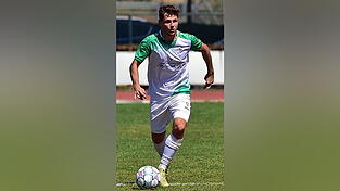 Maximilian Semmler und die SpVgg GW Deggendorf mussten sich beim TSV Grafenau mit 1:2 geschlagen geben. Maximilian Semmler und die SpVgg GW Deggendorf mussten sich beim TSV Grafenau mit 1:2 geschlagen geben.