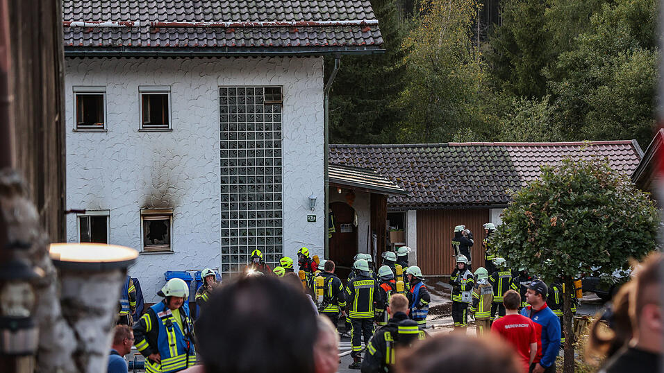 Bei den Verletzten bestand Verdacht auf leichte Rauchgasvergiftungen.