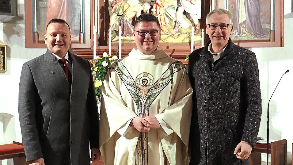 Von politischer Seite gratulierten Bürgermeister Gerald Rost und Landrat Werner Bumeder zur neuen Aufgabe. Von politischer Seite gratulierten Bürgermeister Gerald Rost und Landrat Werner Bumeder zur neuen Aufgabe.