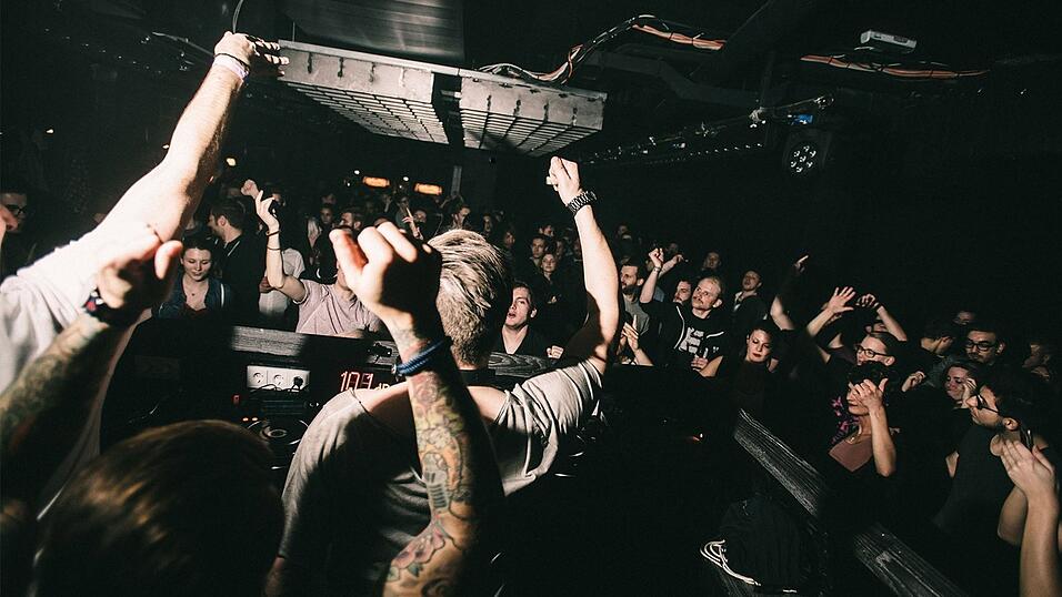 Abfeiern im 'Flux'. Der Club holte in den letzten zehn Jahren immer wieder absolute Top-Acts nach Landshut.
