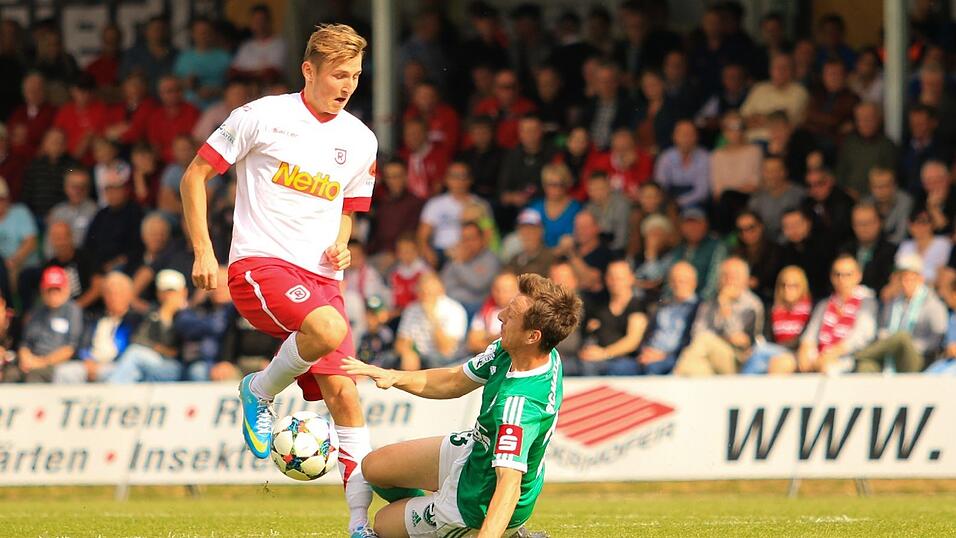 Der Jahn kommt bei Schalding-Heining nicht über ein 0:0 hinaus. Der Jahn kommt bei Schalding-Heining nicht über ein 0:0 hinaus.