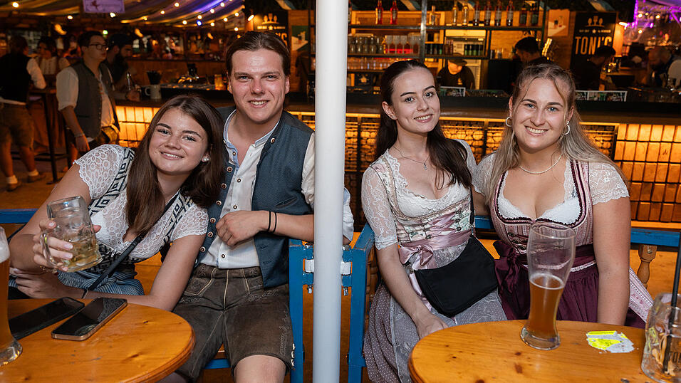 Die Partybilder vom Sonntag, 20. August 2023, aus dem Festzelt Wenisch. Die Partybilder vom Sonntag, 20. August 2023, aus dem Festzelt Wenisch.