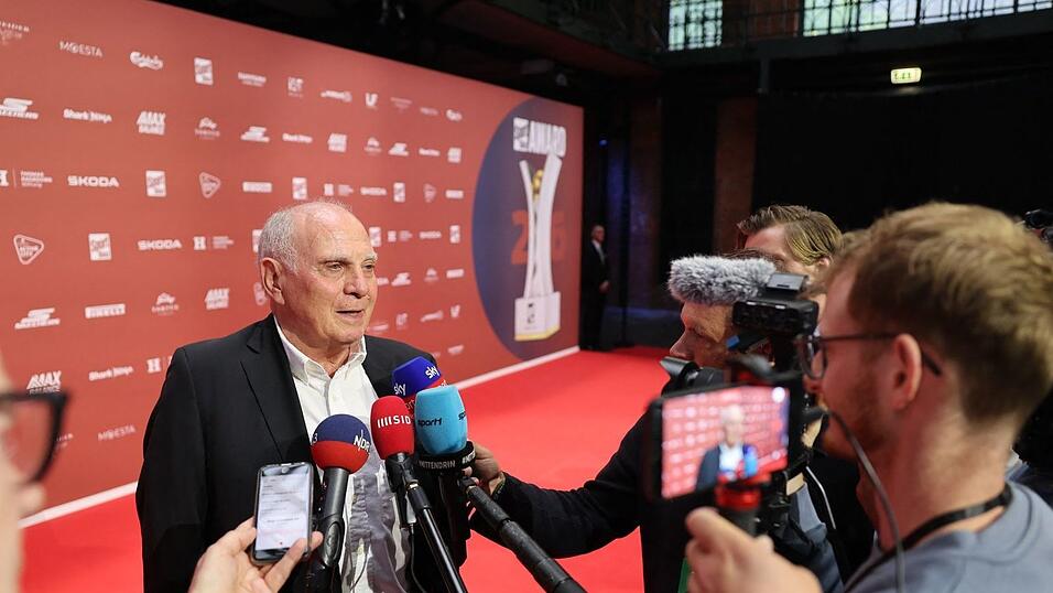 Uli Hoene&szlig;: &laquo;Ich hoffe, dass er die Vorschlusslorbeeren am Ende auch erf&uuml;llt.&raquo;
