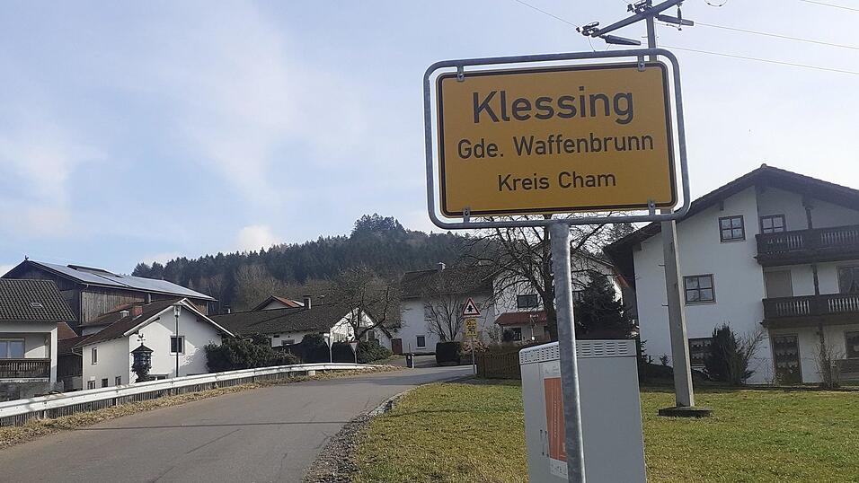 In Klessing soll ein Funkmast entstehen, über dessen Standort viele Bürger nicht glücklich sind. In Klessing soll ein Funkmast entstehen, über dessen Standort viele Bürger nicht glücklich sind.