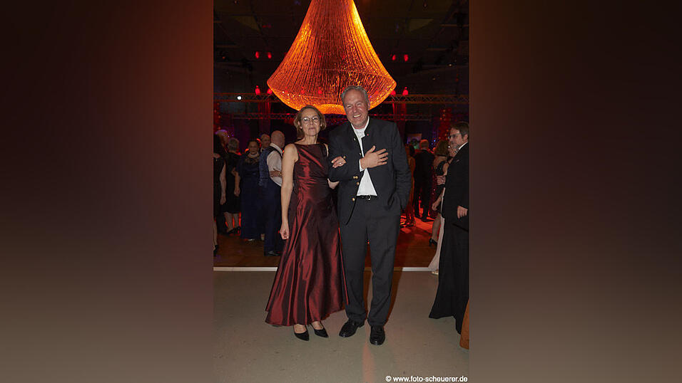 Mit dem SPD-Ball wurde am Samstag die Ballsaison in Straubing eröffnet. Mit dem SPD-Ball wurde am Samstag die Ballsaison in Straubing eröffnet.