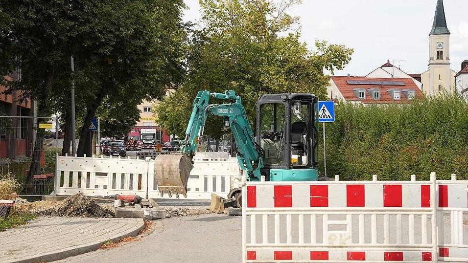 Die Feuerwehr Deggendorf sperrte den Bereich Seewiesen ab. Die Feuerwehr Deggendorf sperrte den Bereich Seewiesen ab.