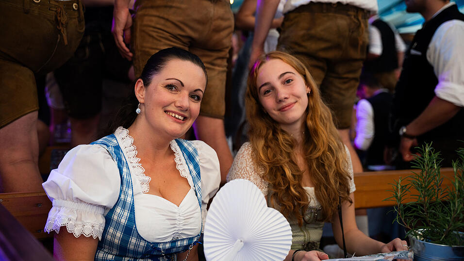 Die Partybilder vom Freitag, 14. August, aus dem Festzelt Wenisch. Die Partybilder vom Freitag, 14. August, aus dem Festzelt Wenisch.
