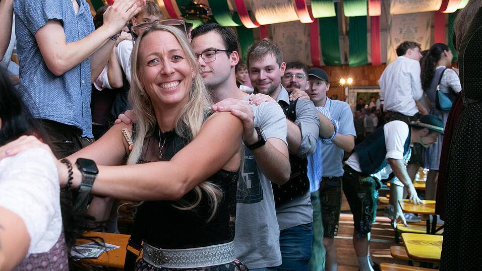 Die Partybilder vom Donnerstag, 14. August, aus dem Festzelt Weckmann. Die Partybilder vom Donnerstag, 14. August, aus dem Festzelt Weckmann.