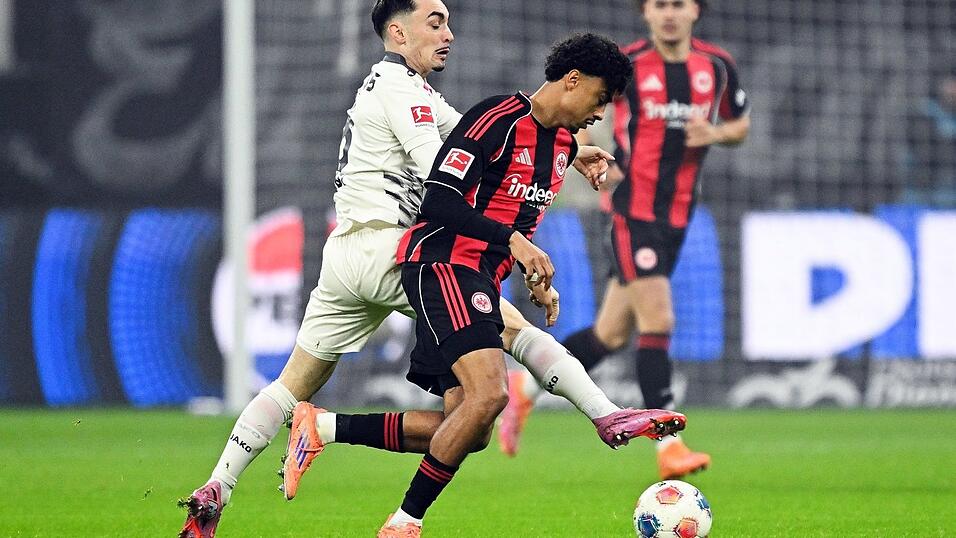 Eintracht Frankfurt und Mainz 05 lieferten sich ein umkämpftes Rhein-Main-Duell. Eintracht Frankfurt und Mainz 05 lieferten sich ein umkämpftes Rhein-Main-Duell.