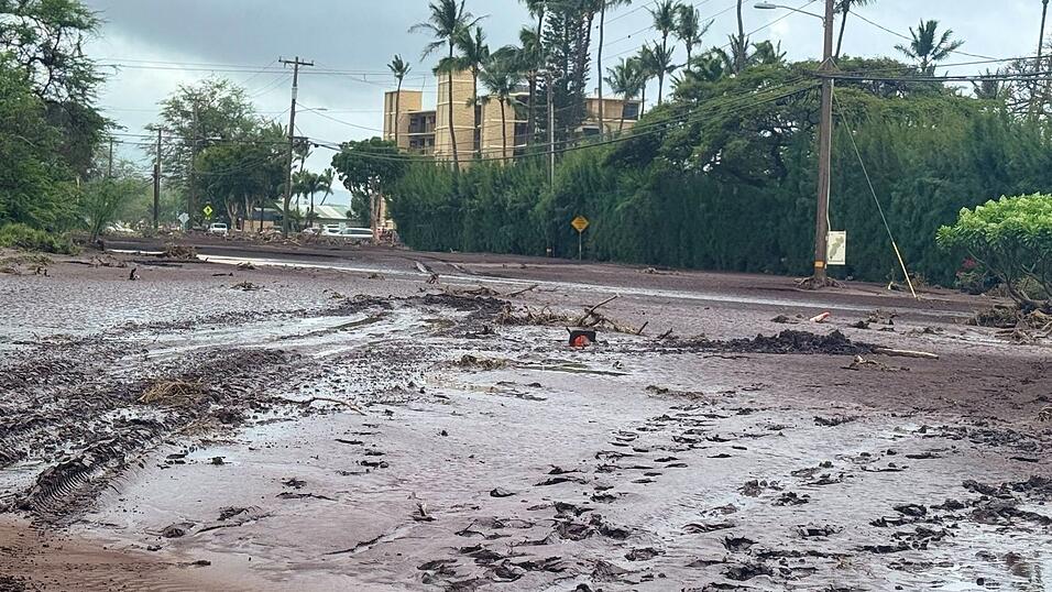 Auf Hawaii fiel viel Regen.