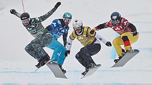 Endlich wieder auf der Piste: Martin Nörl (rechts) stürzt sich wieder in Duelle mit der weltweiten Snowboardcrosser-Elite.
