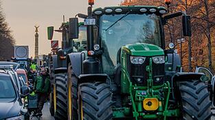 Seit der großen Schlepperdemo in Berlin sind rund eineinhalb Jahre vergangen. In dieser Zeit ist nach Ansicht des BBV-Kreisgeschäftsführers Josef Wittmann zu wenig passiert. Seit der großen Schlepperdemo in Berlin sind rund eineinhalb Jahre vergangen. In dieser Zeit ist nach Ansicht des BBV-Kreisgeschäftsführers Josef Wittmann zu wenig passiert.