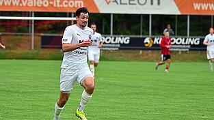 Die Leistungstr&auml;ger Lucas Chrubasik (Bild) und Felix Voigt haben gleich f&uuml;r die beiden n&auml;chsten Spielzeiten beim ASV Cham unterschrieben.