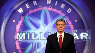 Die Quiz-Show 'Wer wird Millionär' mit Moderator Günther Jauch kann auch sehr bitter enden. Diese Erfahrung musste am Montag ein 25-jähriger Kölner machen: Er stürzte bei der 500.000 Euro-Frage auf 500 Euro ab. Die Quiz-Show 'Wer wird Millionär' mit Moderator Günther Jauch kann auch sehr bitter enden. Diese Erfahrung musste am Montag ein 25-jähriger Kölner machen: Er stürzte bei der 500.000 Euro-Frage auf 500 Euro ab.
