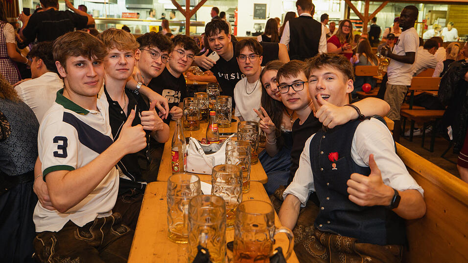 Die Partybilder vom Sonntag, 18. August, aus dem Festzelt Nothaft. Die Partybilder vom Sonntag, 18. August, aus dem Festzelt Nothaft.