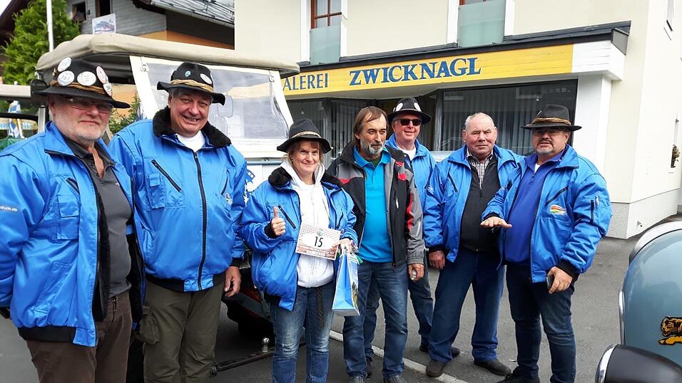Alle sieben teilnehmenden Isartaler Oldtimerfreunde erreichten gl&uuml;cklich das Ziel.