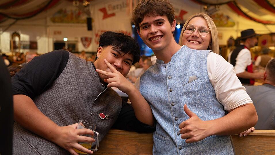 Die Partybilder vom Freitag, 7. August, aus dem Festzelt Greindl. Die Partybilder vom Freitag, 7. August, aus dem Festzelt Greindl.