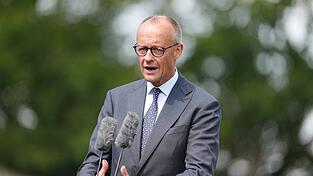 Der Trend zur Frühverrentung bei einer älter werdenden Gesellschaft müsse gestoppt werden, sagt der Kanzler. Der Trend zur Frühverrentung bei einer älter werdenden Gesellschaft müsse gestoppt werden, sagt der Kanzler.