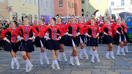 Die Garden zeigten ihr aktuelles Programm.