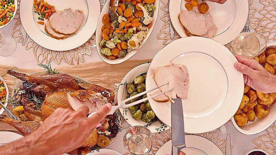Das Festmahl an Weihnachten kann oft zu Stress f&uuml;hren: Bei der Vor- und Zubereitung oder, weil es nicht den Geschmack von allen trifft. Eine Expertin gibt Tipps f&uuml;r entspannteres Kochen.