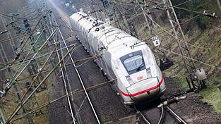 Die Deutsche Bahn muss im Fernverkehr mehr Kapazit&auml;ten f&uuml;r Wettbewerber freimachen. (Archivbild)