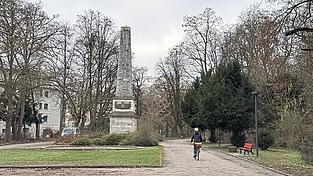 In der F&uuml;rst-Anselm-Allee wurden inzwischen sechs &Uuml;berwachungskameras installiert. 2025 soll es weitere Ma&szlig;nahmen zur Aufwertung des Bereichs geben und damit das Sicherheitsgef&uuml;hls der B&uuml;rger verbessert werden.