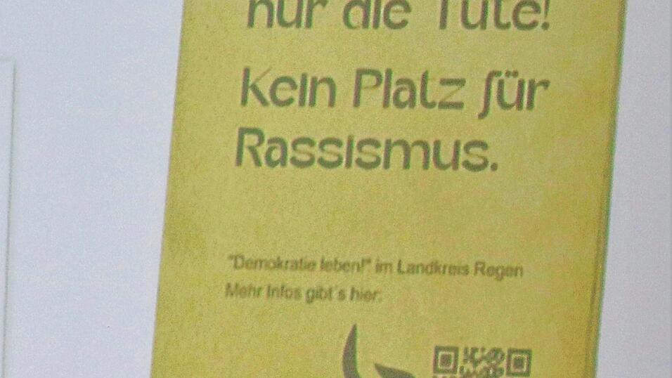 Eines der Projekte gegen Rassismus ist die Tüten-Aktion. Eines der Projekte gegen Rassismus ist die Tüten-Aktion.