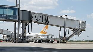 Am Flughafen Dresden wären mehr Flüge möglich. (Archivbild) Am Flughafen Dresden wären mehr Flüge möglich. (Archivbild)