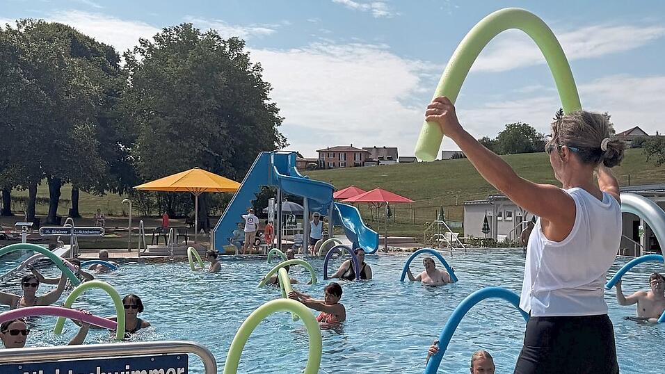 Die Aquagymnastik stieß auf großes Interesse. Die Aquagymnastik stieß auf großes Interesse.