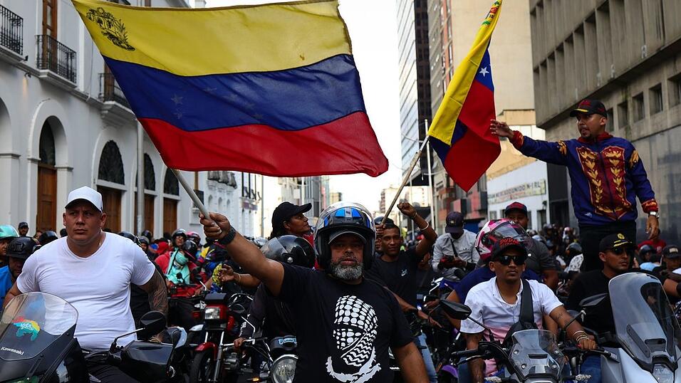 Venezuelas neue Führung will ihre Macht im Land festigen. Venezuelas neue Führung will ihre Macht im Land festigen.