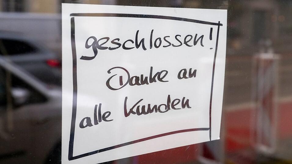 Angesichts der Konkurrenz durch den Online-Handel haben es kleine Läden immer schwerer. Die Folge sind gesunkene Ladenmieten. (Symbolbild) Angesichts der Konkurrenz durch den Online-Handel haben es kleine Läden immer schwerer. Die Folge sind gesunkene Ladenmieten. (Symbolbild)