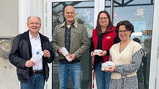 Der Auto Club Europa (ACE) er&ouml;rterte mit der Schulleitung der Grundschule St. Josef in Dingolfing die Verkehrssituation vor Ort: ACE-Kreisvorsitzender Bernd Vilsmeier, Konrektor Franz Weinzierl, ACE-Regionalbeauftragte Ursula Hildebrand und Rektorin Karin Lammer (von links).
