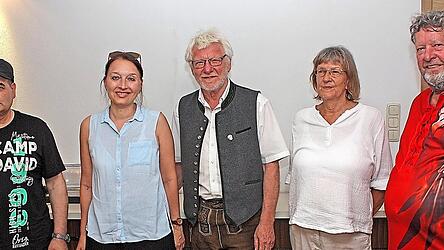 Die neue Vorstandschaft (v.l.) Aleks Rushiti, Natalie Weink&ouml;tz, Bernd Scheumaier, Angelika Schaberl und Bernd Hagemann.