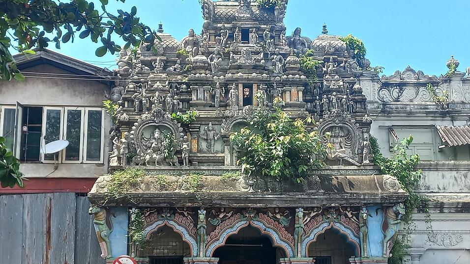 Historische Tempel, moderne Bauten, viel Gewusel: Das ist Colombo, Sri Lankas Hauptstadt.