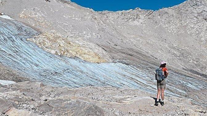 Der N&ouml;rdliche Schneeferner unterhalb der Zugspitze verliert an Fl&auml;che und Masse.