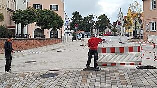 Am Montagvormittag ist der Plan für den Straßenverkehr wieder abgesperrt worden, nachdem die Zufahrt vom Stadtplatz aus vorübergehend möglich war.