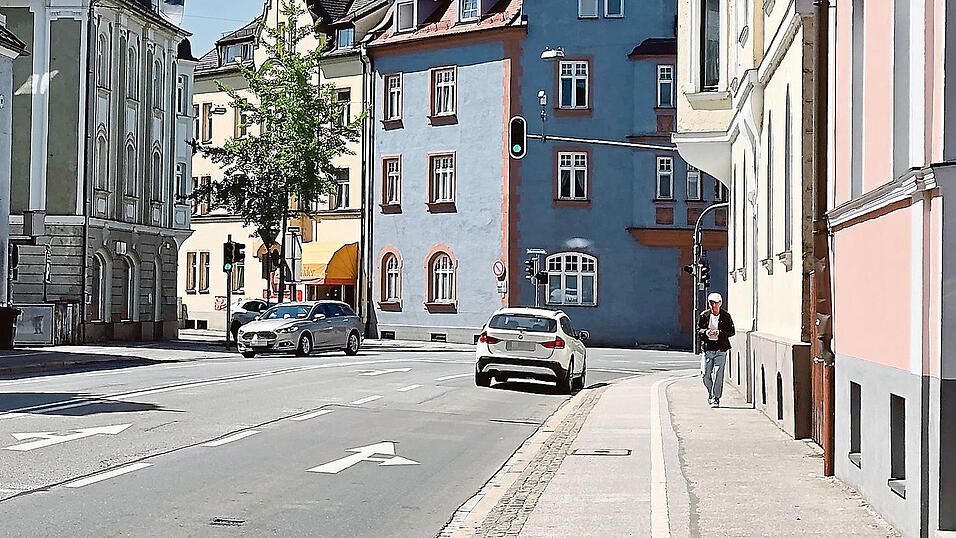 In unmittelbarer N&auml;he zur Fu&szlig;g&auml;ngerampel hat sich der Auffahrunfall in der Luitpoldstra&szlig;e ereignet. Der gefahrlose &Uuml;bergang war dabei vom Angeklagten verschm&auml;ht worden.