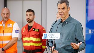 Der sozialistische Politiker besuchte am Nachmittag die besonders betroffenen Provinzen Ourense und León und sicherte umfassende Unterstützung zu.