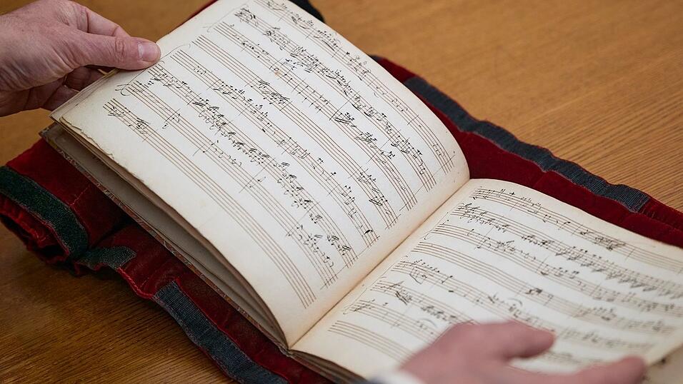 Das im Februar entdeckte Musikheft wirft neues Licht auf Mozarts letzten Aufenthalt in Paris. Das im Februar entdeckte Musikheft wirft neues Licht auf Mozarts letzten Aufenthalt in Paris.