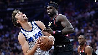 Musste mit Orlando eine Niederlage in Philadelphia hinnehmen: Franz Wagner (li).