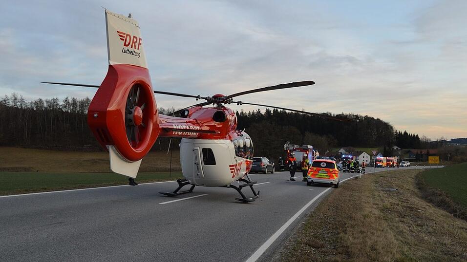 Schwerer Unfall am Sonntagnachmittag bei Hohenthann im Landkreis Landshut.