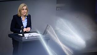 Ministerin Warken wirbt f&uuml;r ihre Sparvorschl&auml;ge und erntet breite Proteste. (Archivbild)